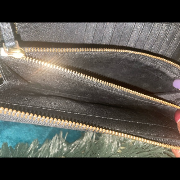 Tory Burch black wallet with gold tone zipper. - Picture 5 of 9
